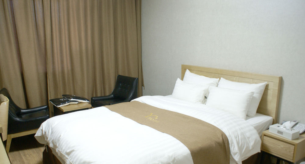 Y Ocean Hotel Yeosu Exteriör bild