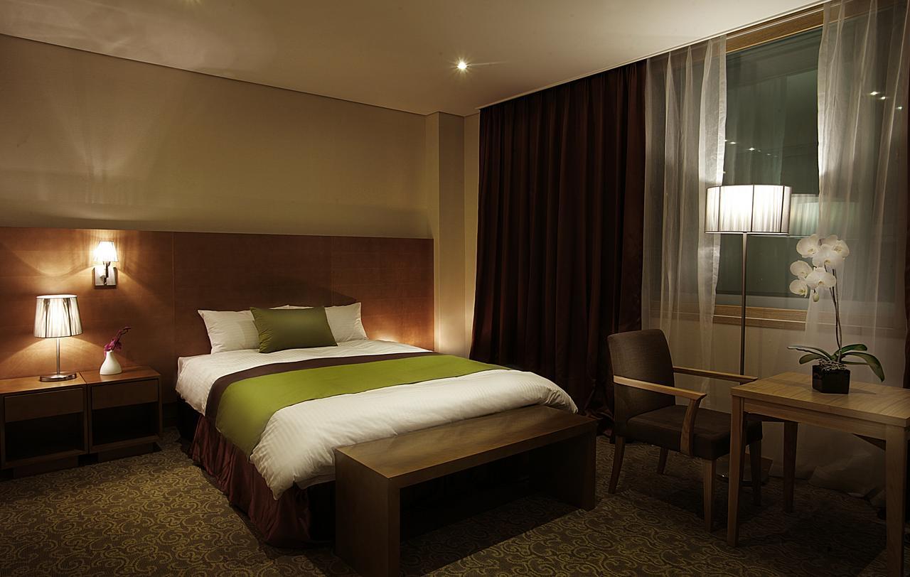 Y Ocean Hotel Yeosu Rum bild