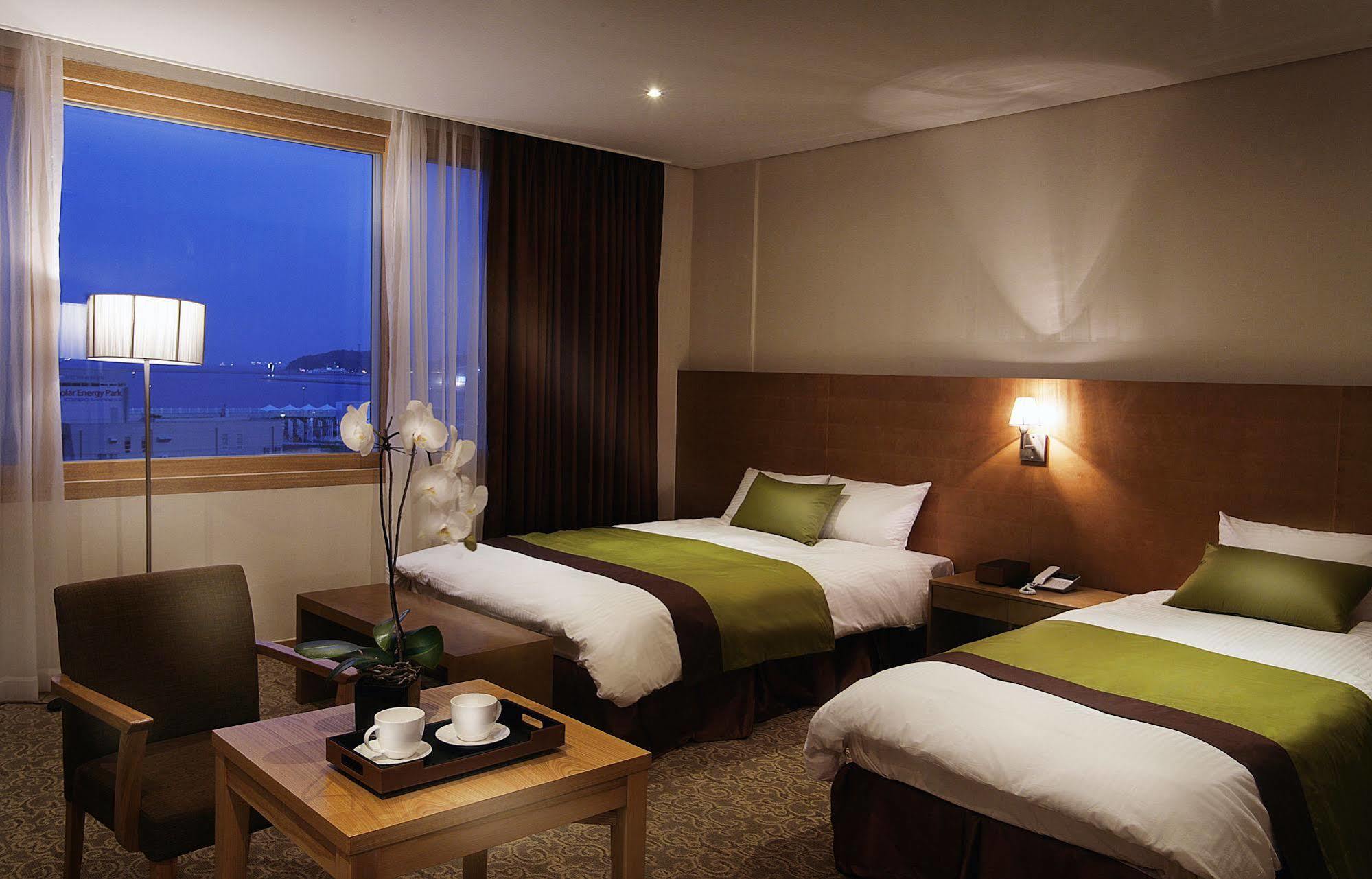 Y Ocean Hotel Yeosu Exteriör bild
