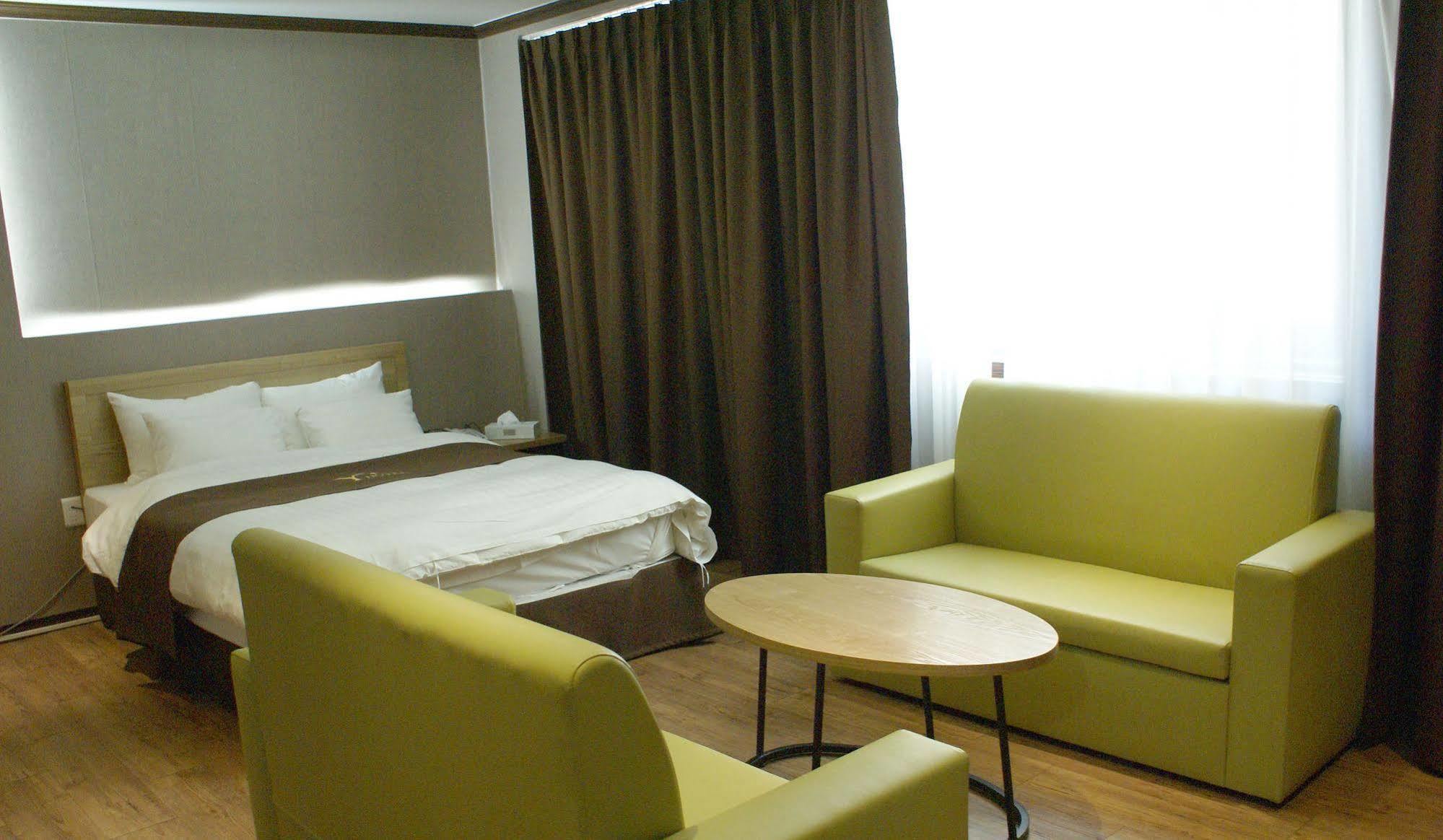 Y Ocean Hotel Yeosu Exteriör bild